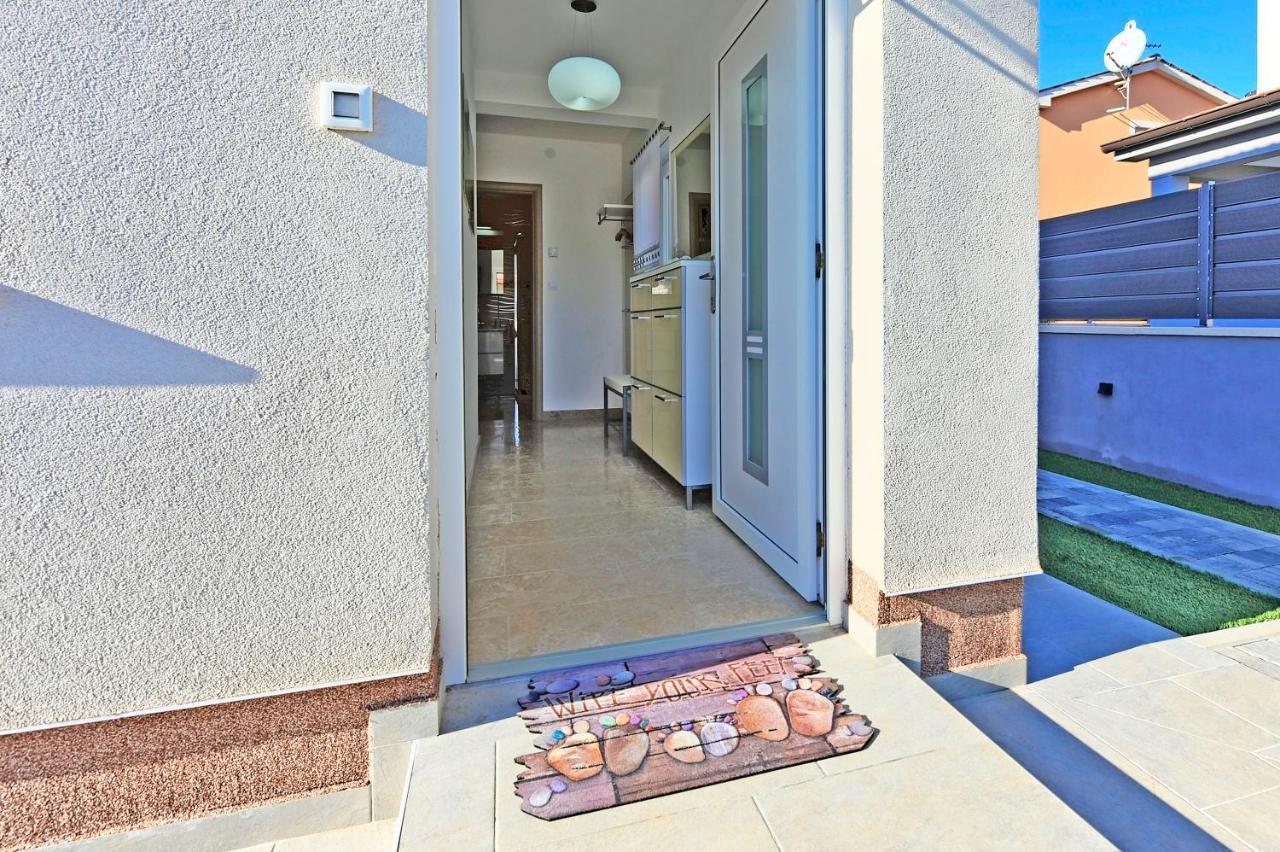 Casa Tara Three-Bedroom Holiday Home Πούλα Εξωτερικό φωτογραφία