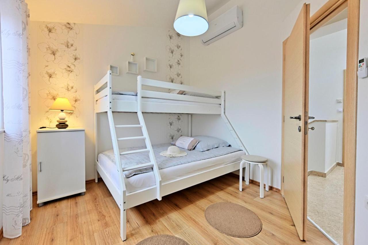 Casa Tara Three-Bedroom Holiday Home Πούλα Εξωτερικό φωτογραφία