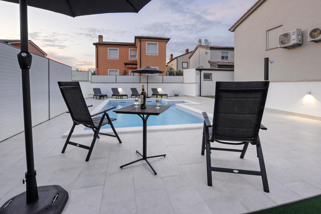 Casa Tara Three-Bedroom Holiday Home Πούλα Εξωτερικό φωτογραφία